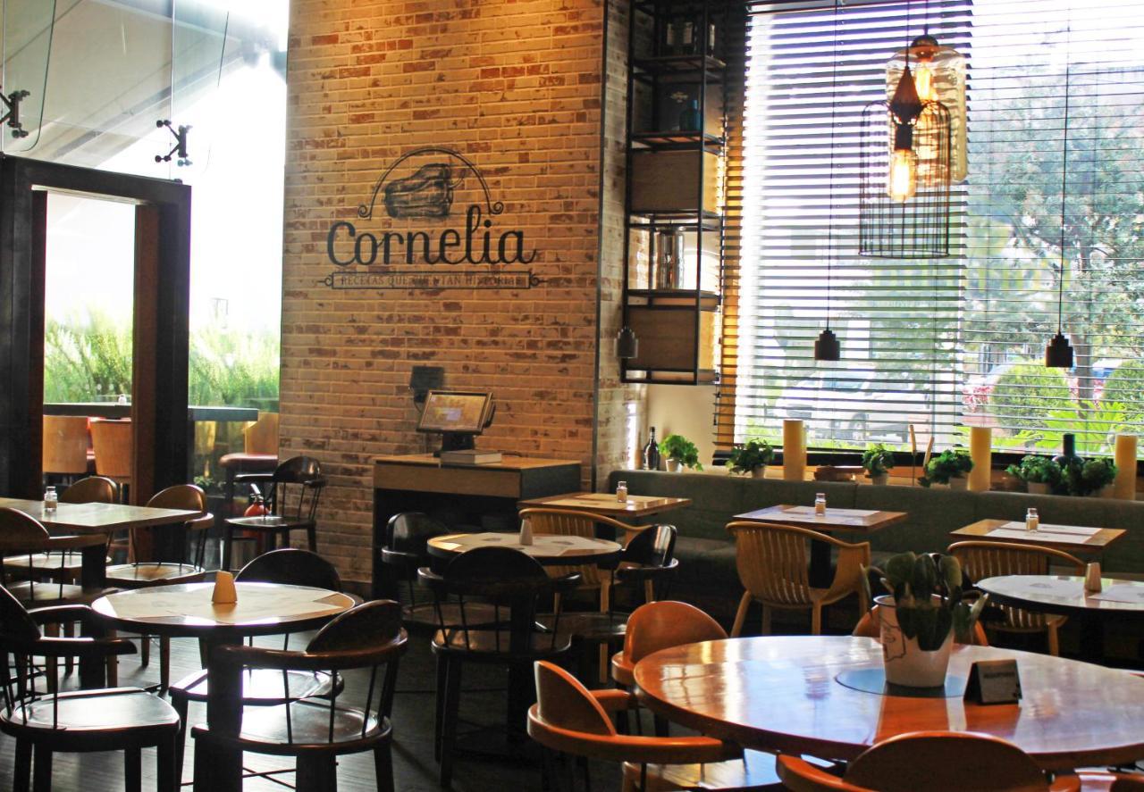 Hotel 100 Luxury Suites By Preferred Bogotá Esterno foto Cornelia