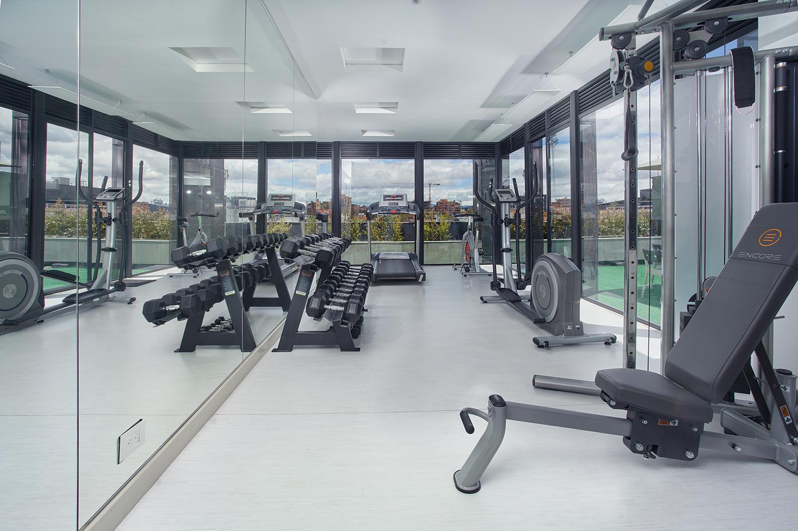 Hotel 100 Luxury Suites By Preferred Bogotá Esterno foto The gym at the London Business School