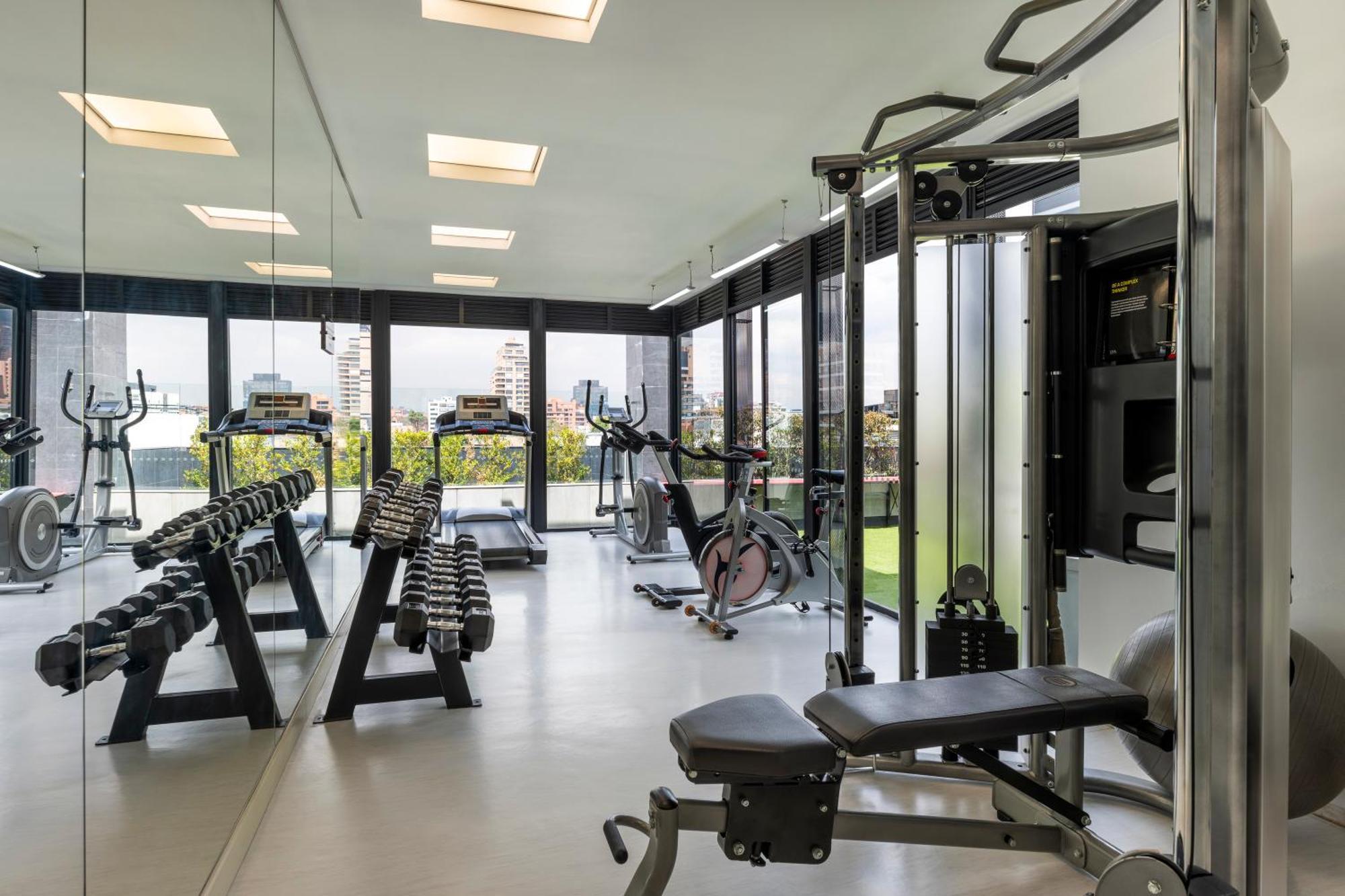 Hotel 100 Luxury Suites By Preferred Bogotá Esterno foto The gym at the 100 East 53rd Street building