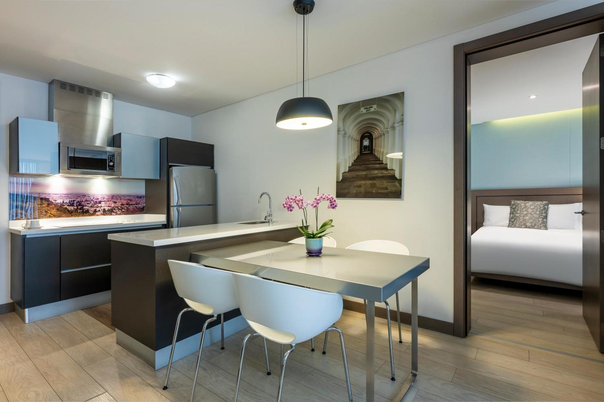 Hotel 100 Luxury Suites By Preferred Bogotá Esterno foto