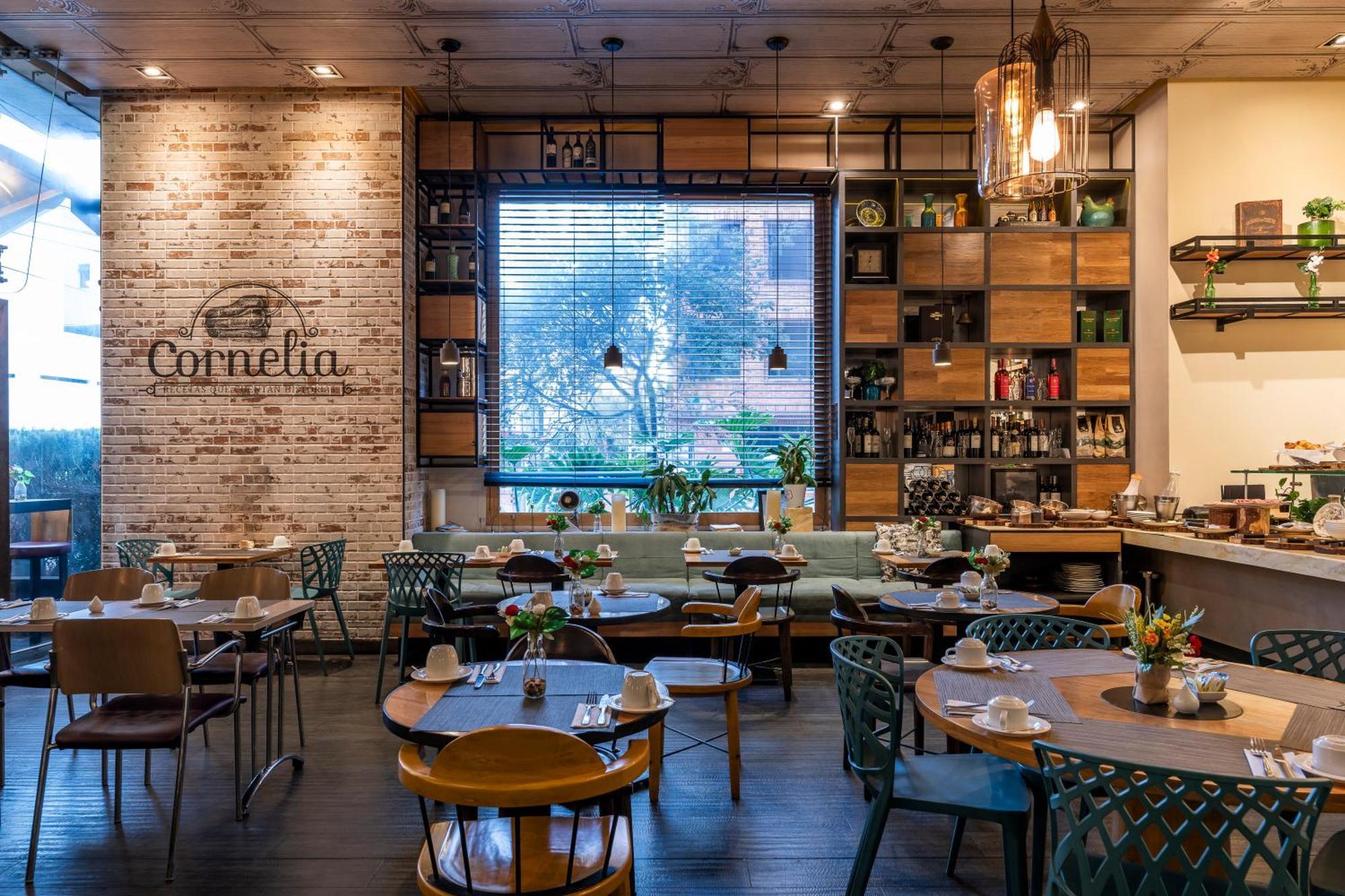 Hotel 100 Luxury Suites By Preferred Bogotá Esterno foto Cornelia restaurant