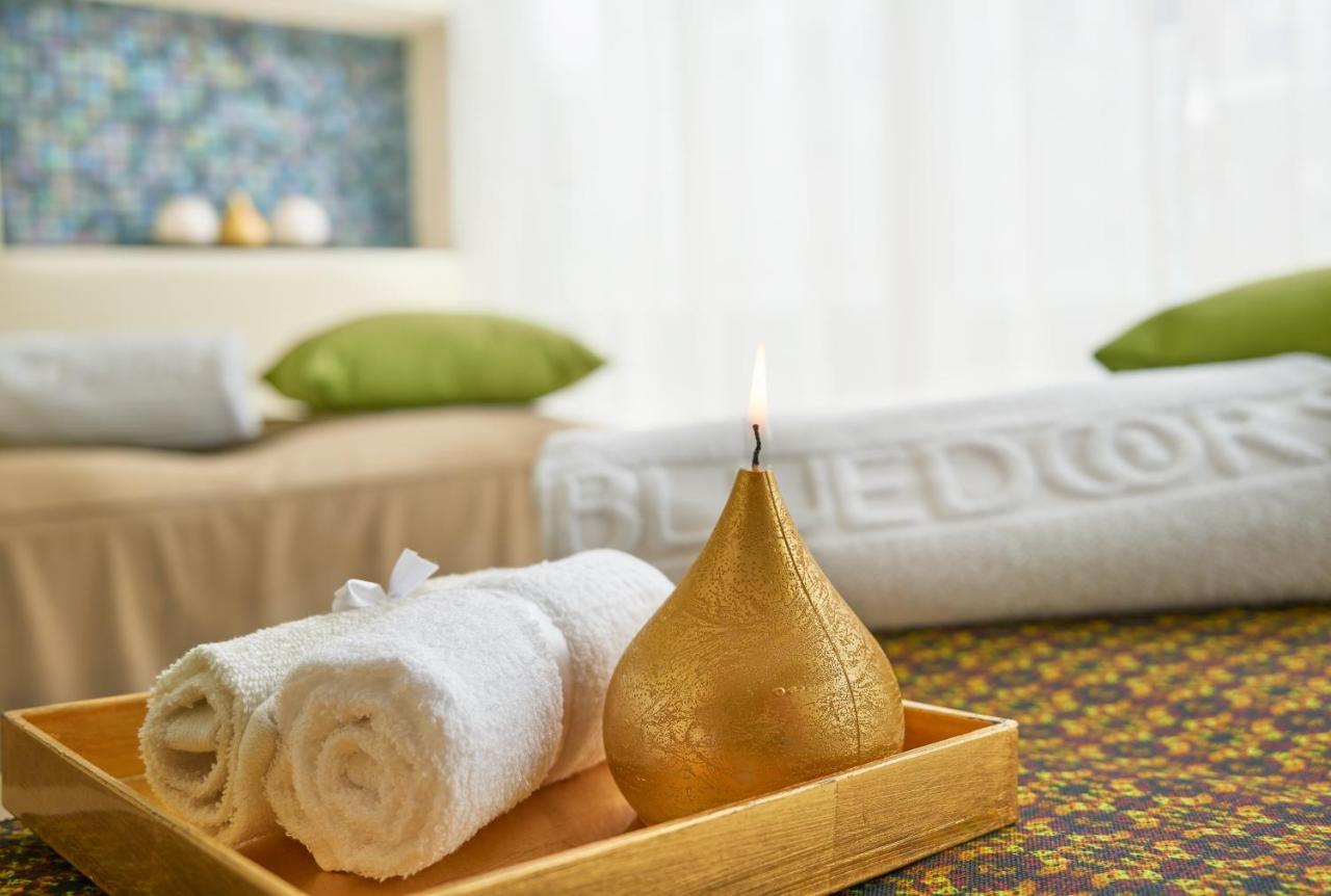 Hotel 100 Luxury Suites By Preferred Bogotá Esterno foto A spa treatment room